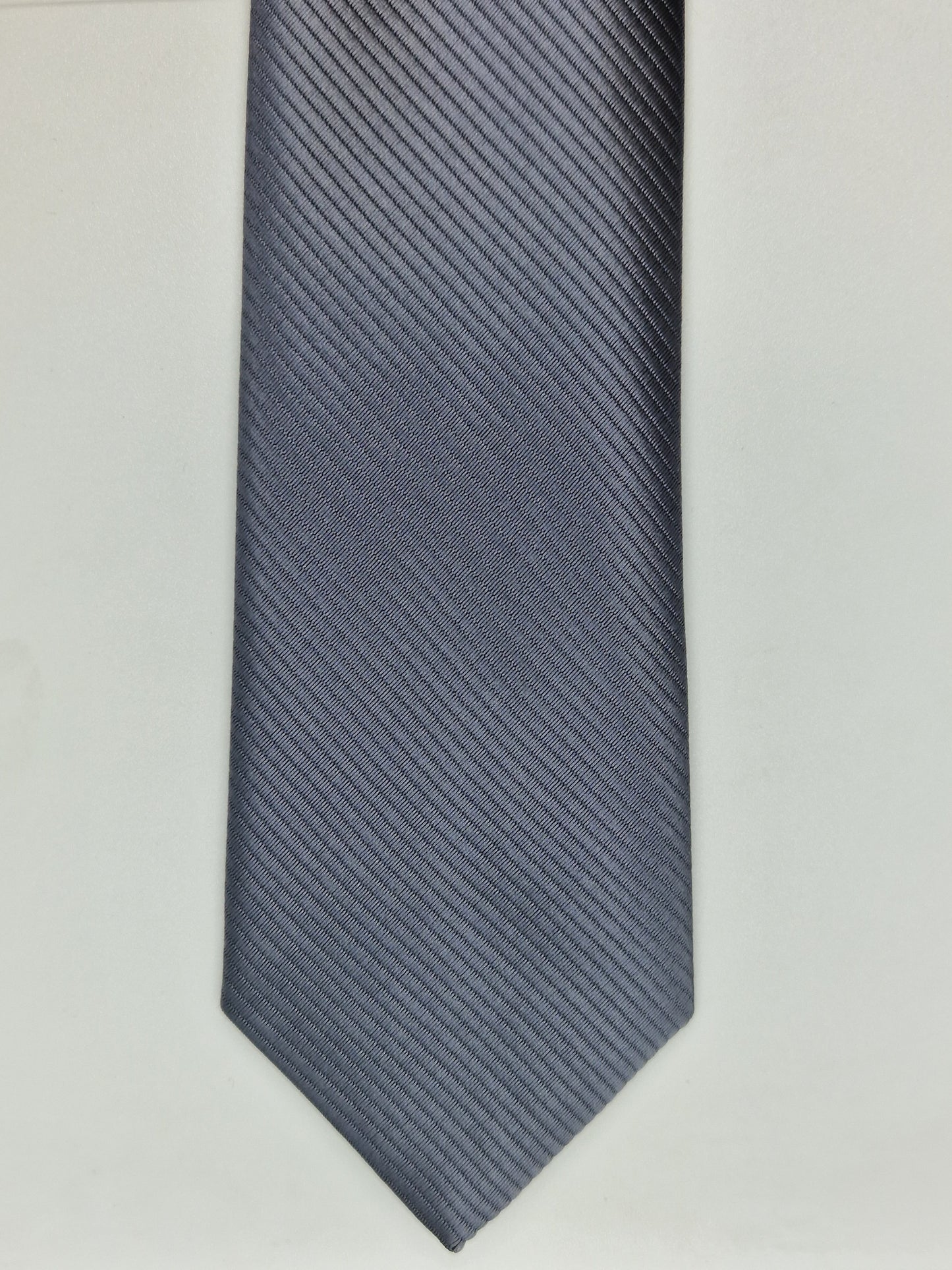 Ribbed grey tie